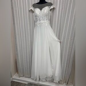 White Lace‎ Evening Gown Wedding Dress with Small Train and Slit Size 8
